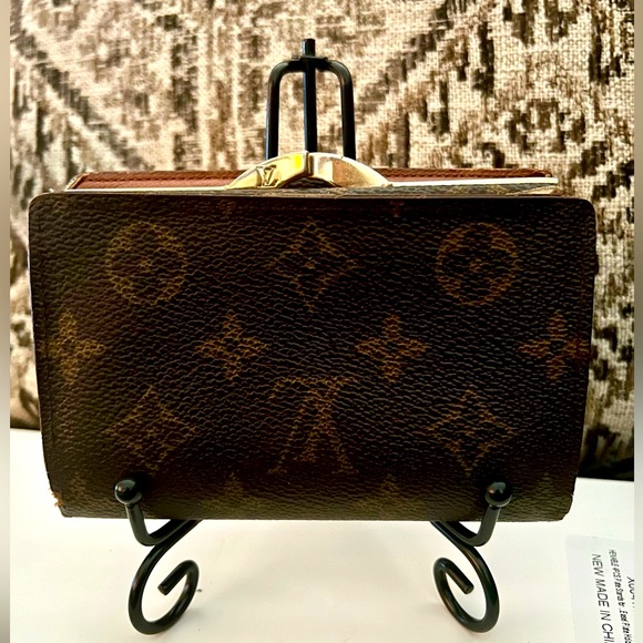 Bundle of 2 Iron Wallet, decorative plate, art display stands NWT - Picture 2 of 6